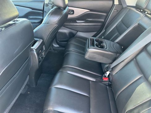 Used 2023 Nissan Murano SV image 16