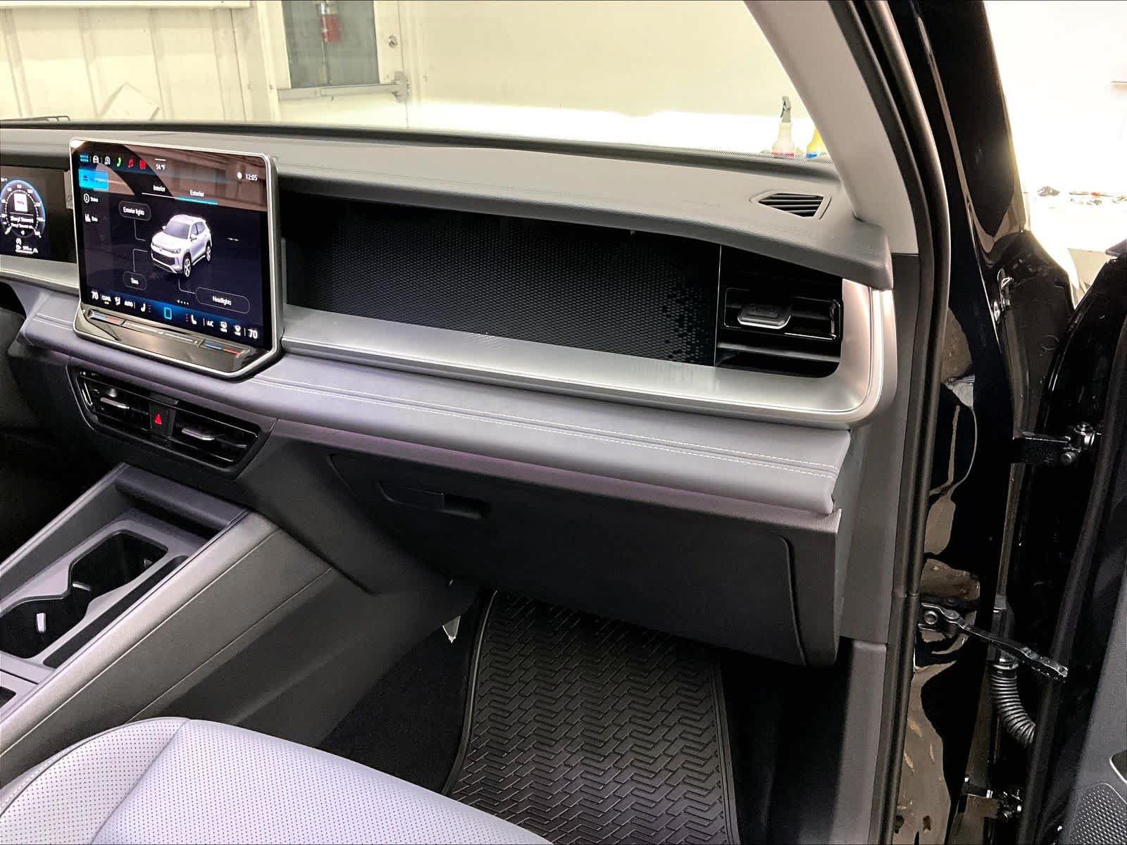 New 2026 Volkswagen Tiguan SE AWD/4WD image 27