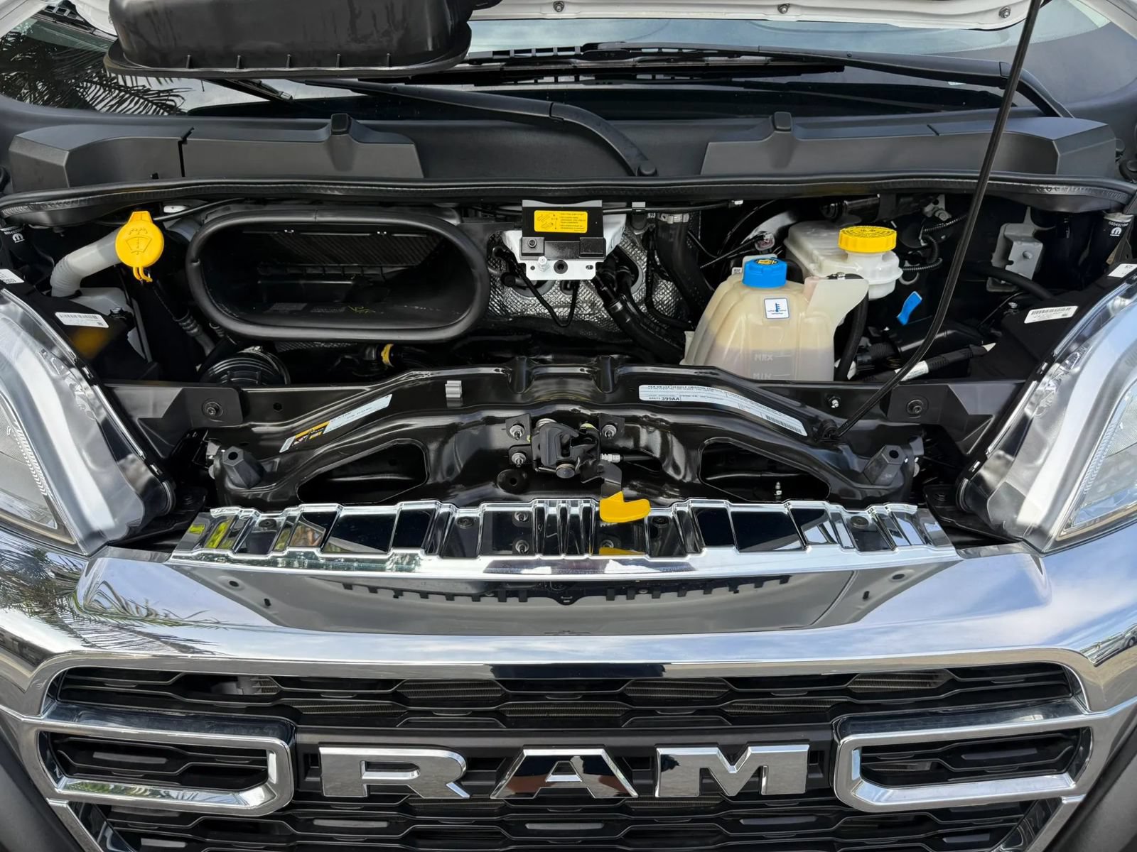 Used 2025 RAM ProMaster 2500 w/ U-Haul Equipment Group FWD image 31
