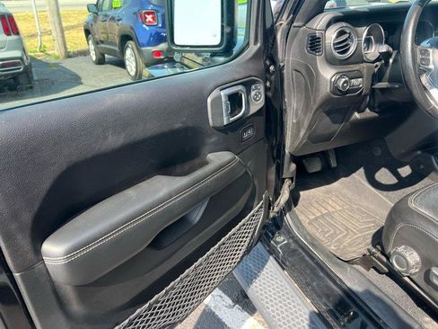 Used 2019 Jeep Wrangler Unlimited Sahara w/ Safety Group AWD/4WD image 15