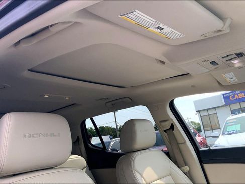 Used 2023 GMC Acadia Denali w/ Denali Ultimate Package AWD/4WD image 27