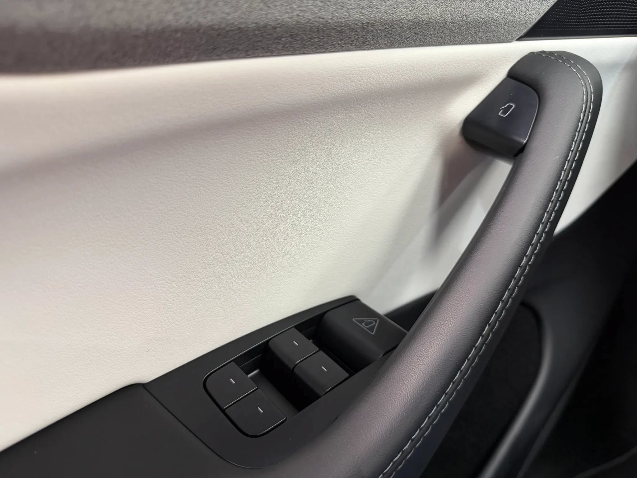 Used 2026 Tesla Model Y AWD image 27