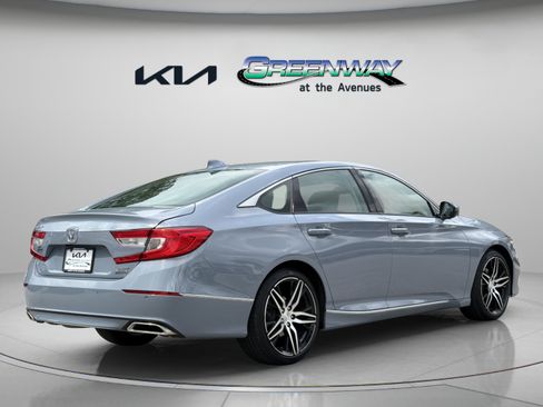 Used 2021 Honda Accord Touring image 6