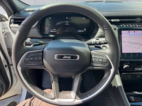Used 2024 Jeep Grand Cherokee Limited 4xe AWD/4WD image 12