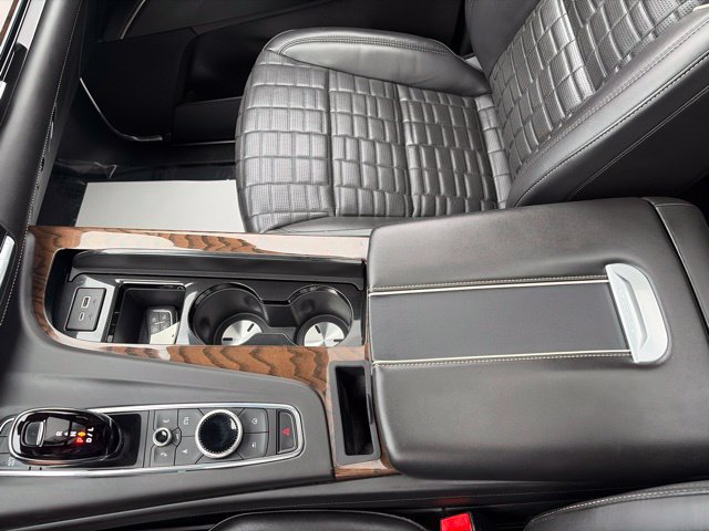 Used 2023 Cadillac Escalade Sport Platinum w/ LPO, ONYX Package AWD/4WD image 19