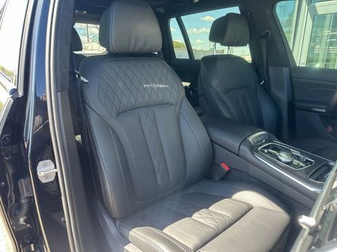 Used 2025 BMW X7 M60i AWD/4WD image 14