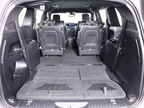 Used 2021 Chrysler Pacifica Touring-L w/ S Appearance Package image 35