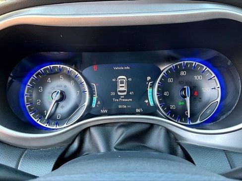 Used 2025 Chrysler Pacifica Select FWD image 13