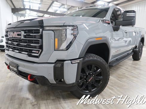 Used 2025 GMC Sierra 2500 AT4 w/ AT4 Premium Plus Package AWD/4WD image 2