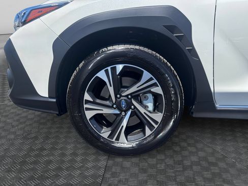 Used 2025 Subaru Crosstrek 2.5i Premium AWD/4WD image 9