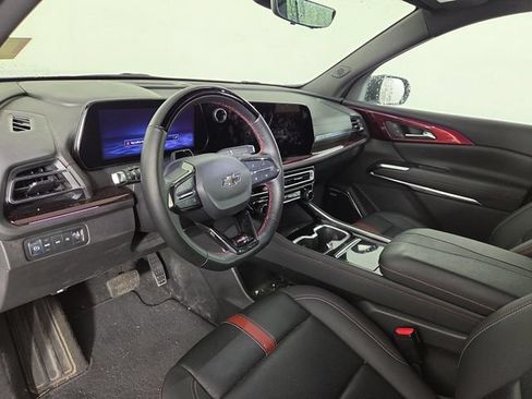 Used 2024 Chevrolet Traverse RS AWD/4WD image 17
