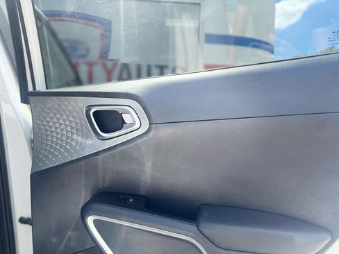 Used 2022 Kia Soul LX w/ Technology Package FWD image 58