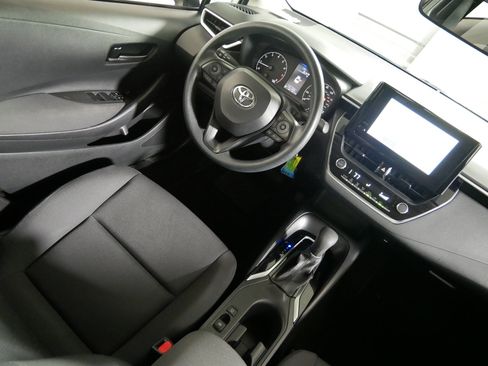 Used 2024 Toyota Corolla LE image 9