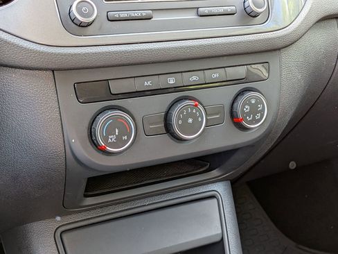 Used 2014 Volkswagen Tiguan S FWD image 19