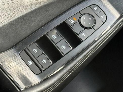 Used 2021 Nissan Rogue S AWD/4WD image 32