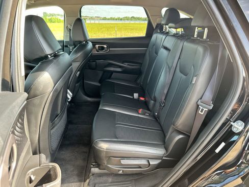 Used 2024 Kia Sorento S image 20