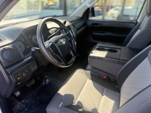 Used 2017 Toyota Tundra SR w/ Preferred Accessory Package AWD/4WD image 9