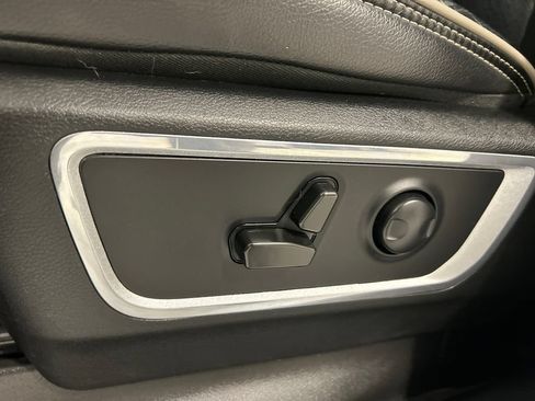 Used 2022 RAM 1500 Laramie AWD/4WD image 18
