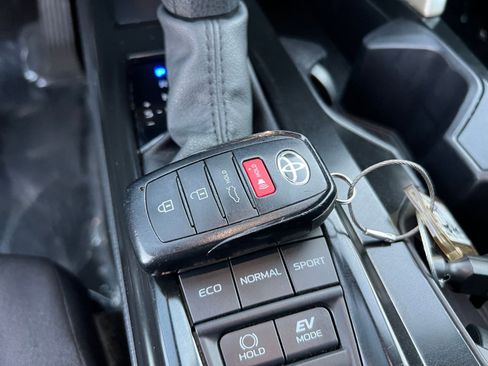 Used 2025 Toyota Camry LE image 22