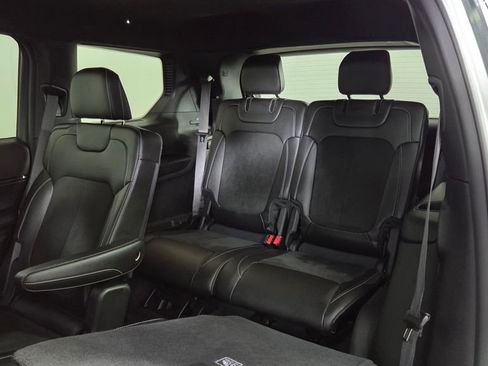 Used 2023 Jeep Grand Cherokee L Laredo image 32