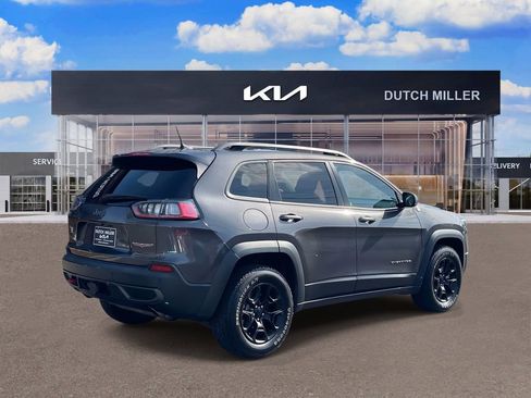 Used 2019 Jeep Cherokee Trailhawk image 7