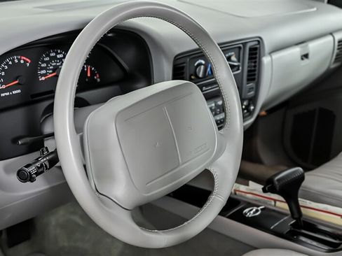 Used 1996 Chevrolet Impala SS RWD image 21