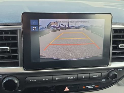 Used 2024 Hyundai Venue SEL FWD image 23
