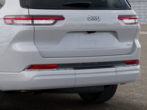 New 2026 Jeep Grand Cherokee L Summit AWD/4WD image 13