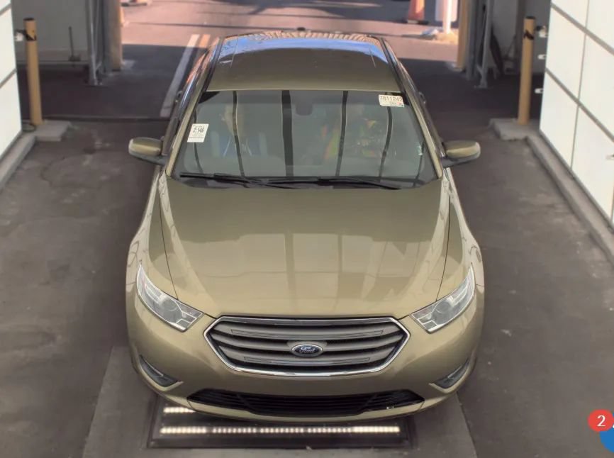 Used 2013 Ford Taurus SEL FWD image 3
