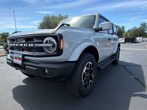New 2026 Ford Bronco Outer Banks AWD/4WD image 9