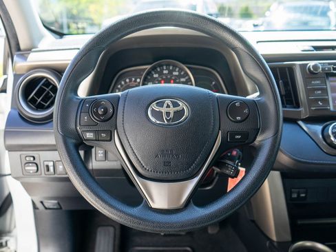 Used 2015 Toyota RAV4 LE AWD/4WD image 14