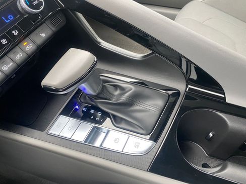 Used 2025 Hyundai Elantra SEL image 41