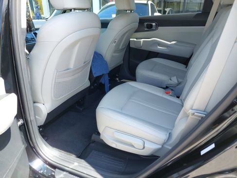 Used 2023 Kia Sorento EX FWD image 10