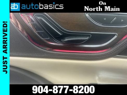 Used 2017 Lincoln Continental Select FWD image 20