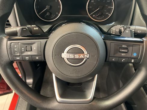 Used 2023 Nissan Rogue SV AWD/4WD image 14