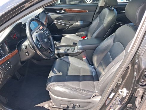 Used 2017 Kia Cadenza Technology FWD image 10