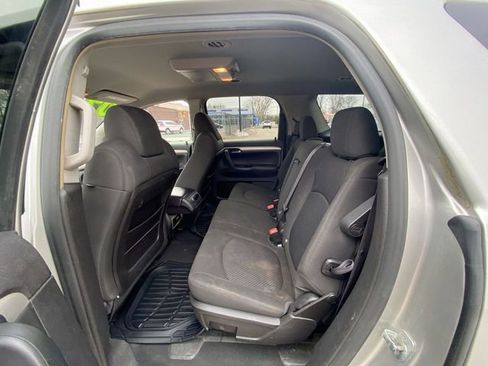 Used 2007 Saturn Outlook XE w/ Advanced Audio Pkg image 28