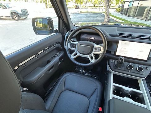 Used 2025 Land Rover Defender 110 S AWD/4WD image 9