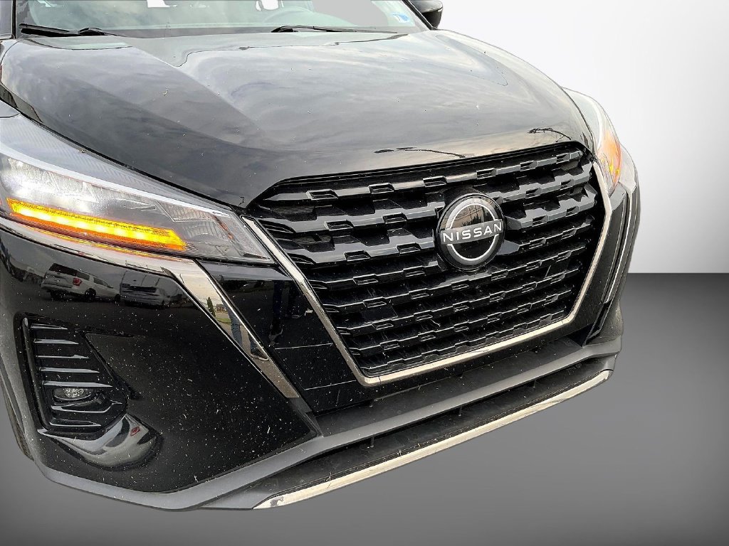 Used 2024 Nissan Kicks SR FWD image 32
