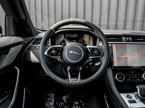 New 2026 Jaguar F-PACE R-Dynamic S image 17