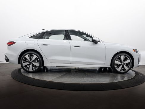 Used 2025 Audi A5 2.0T Premium Plus w/ Premium Plus AWD/4WD image 3