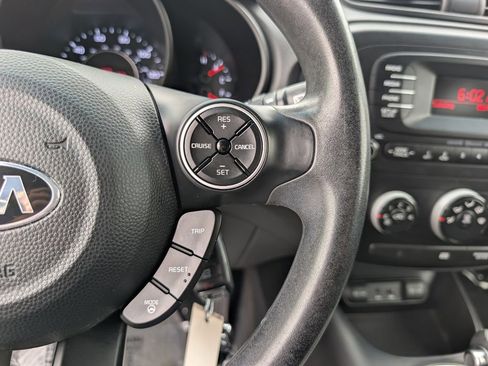 Used 2014 Kia Soul + FWD image 24