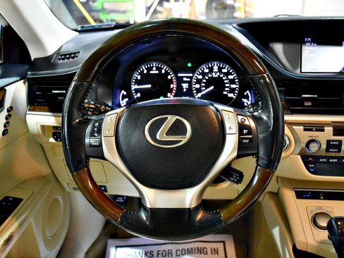 Used 2014 Lexus ES 350 w/ Premium Package FWD image 37