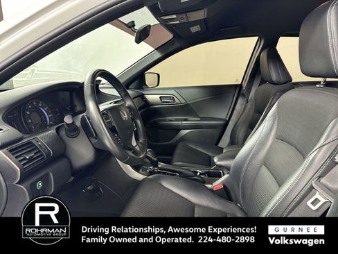 Used 2017 Honda Accord Sport image 4