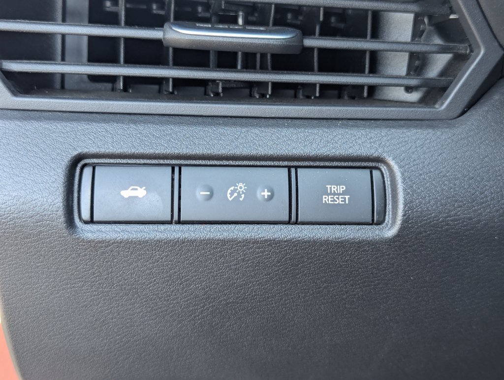 Used 2025 Nissan Altima 2.5 SV FWD image 27