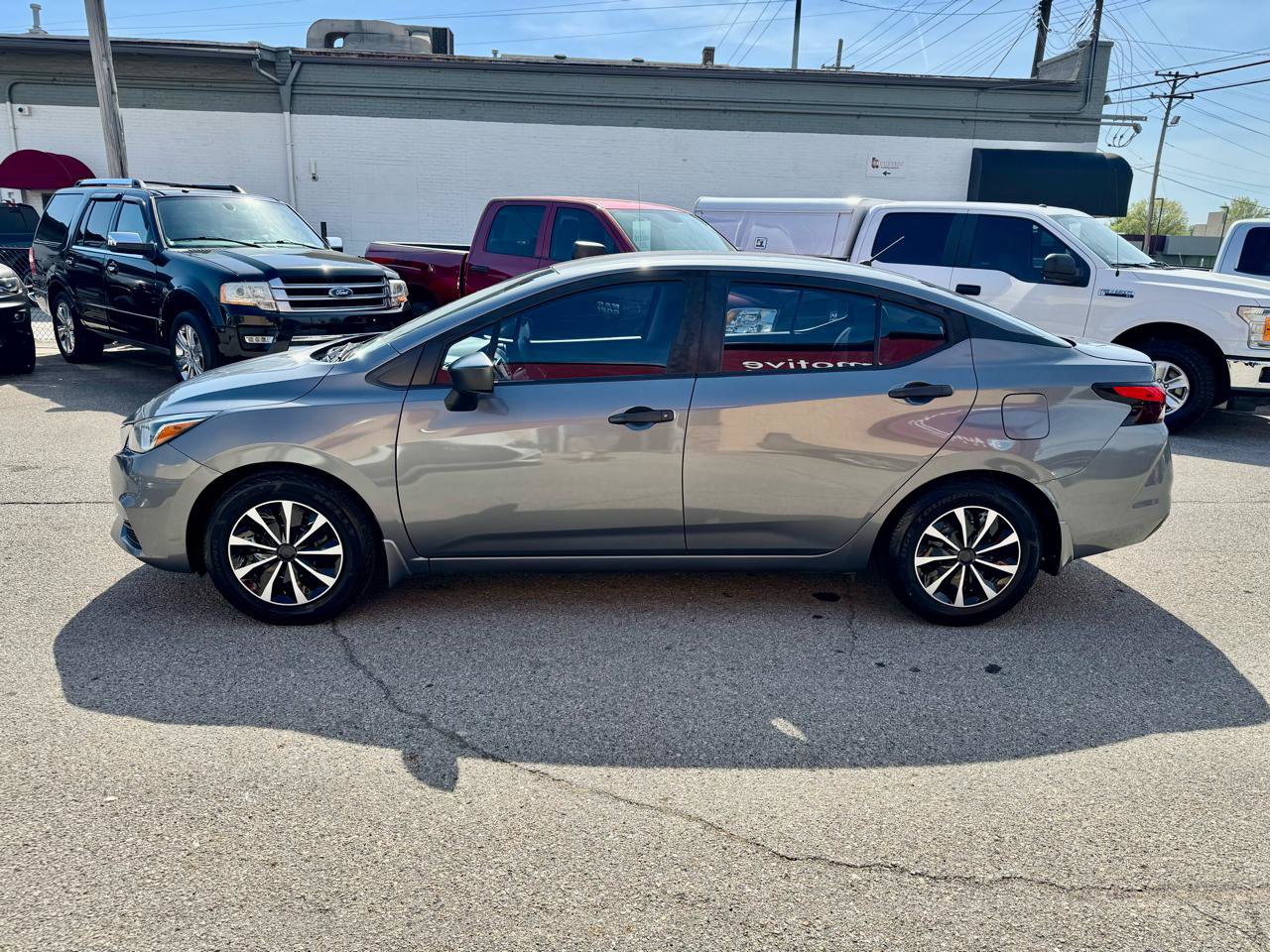 Used 2020 Nissan Versa S FWD image 7