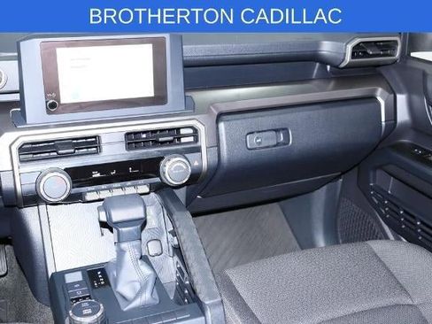 Used 2025 Toyota 4Runner SR5 AWD/4WD image 24