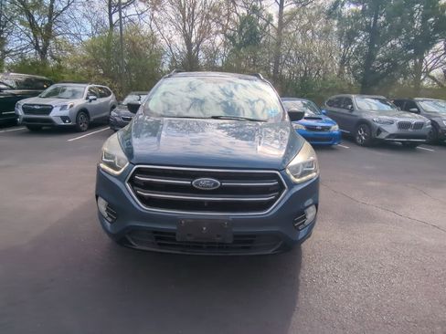 Used 2018 Ford Escape SE w/ SE Sport Appearance Package image 8