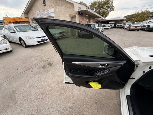 Used 2017 INFINITI Q50 2.0t w/ Moonroof Package image 24