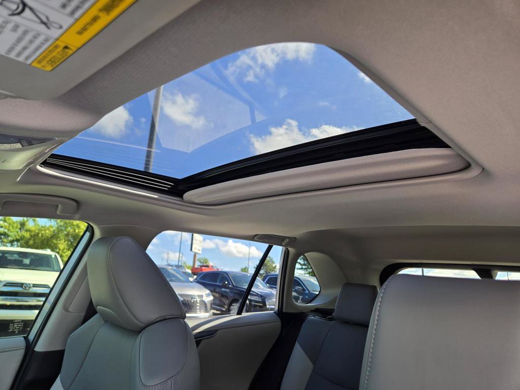 Used 2019 Toyota RAV4 Limited FWD image 17